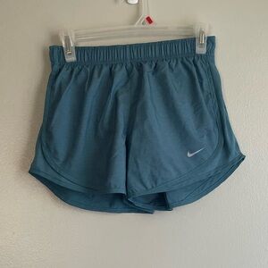 women’s brand new nike shorts !!